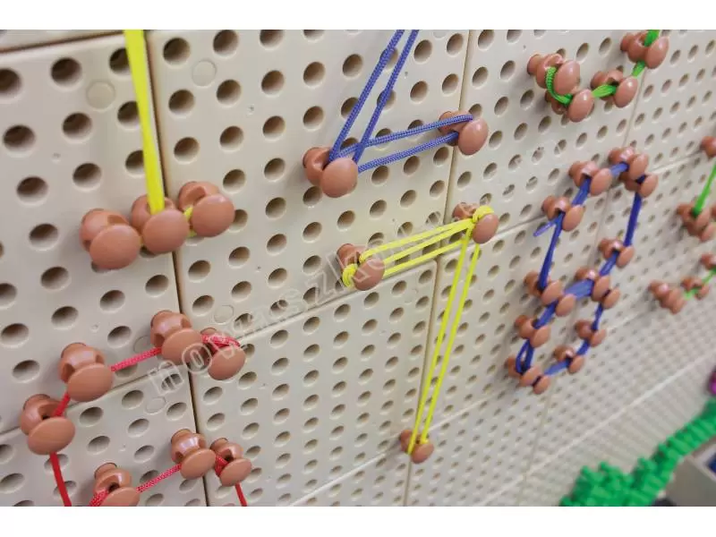 Kołeczki i sznurki. Zestaw do tablicy naukowo-kreatywnej STEM Nowa Szkoła